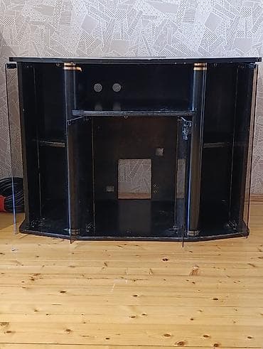 kamod mebel: İşlənmiş, Düz TV altlığı, Polkalı, Taxtalı, Rusiya — 1