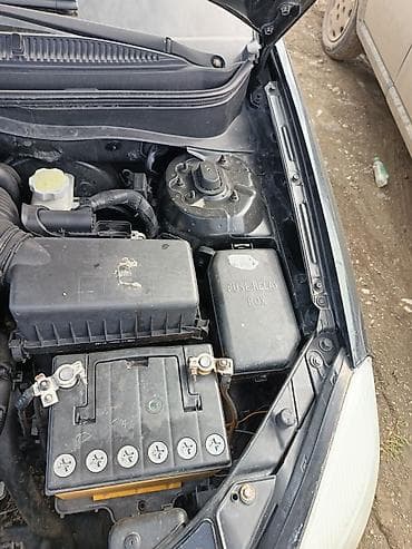 yan guzguler: Kia Rio: 1.4 l | 2006 il Hetçbek — 6