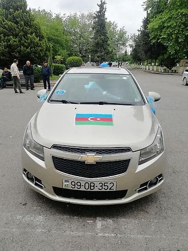 khazar avtomobil satis merkezi: Chevrolet Cruze sedan - Kuzov: sedan, bej rəng - Marka/emblem: ön — 1
