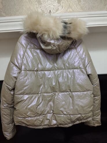 Kurtka 8 gün geyinilib isti saxlayır 38 M razmer