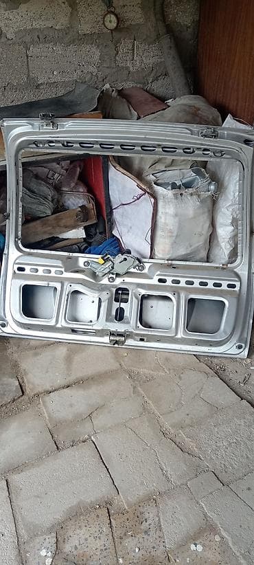 mercedes yeşka: Mercedes-Benz C- or E-class universal/hatch models, Almaniya — 2