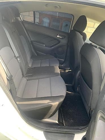 kompressor teh: Kia forte – ağ rəngli sedan Texniki və avadanlıq xüsusiyyətləri: - — 3