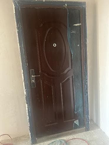 seyfi qapi: Dəmir giriş qapısı - Material: metal/dəmir konstruksiya, möhkəm — 2