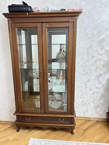 Оборудование для мойки: Стеклянная витрина-шкаф — 1