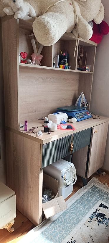 miz stol: İki mərtəbəli iş masası və üst rəf modulu - Material: ağcaqayın — 1