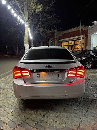 Chevrolet Cruze: 1.4 l | 2014 il 286000 km Sedan — 4