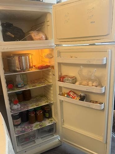 Işlək soyuducu satılır-yaxşı vəziyyətdədir səliqəli istifadə