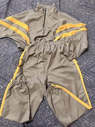 idman dəsdi: İdman geyim dəsti – kül rəngi, sarı zolaqlı - 2 hissəli dəst: jaket — 1