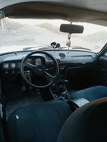 hyundai sonata nece masindir: Vaz-2106 (Jiguli) sedan – bej rəngli, klassik kuzovlu model. Texniki — 5