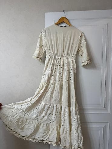 ağ donlar instagram: Bohem üslubunda ağ/bej rəngli uzun don - Model: A-kəsim, maxi uzunluq — 2