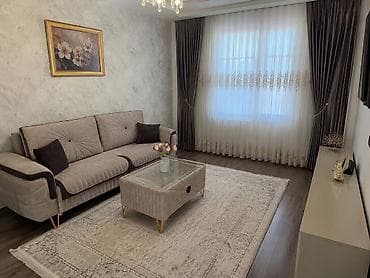 Divan + pufik. yenidir . Acilan ve bazali.eve boyuk oldugu ucun