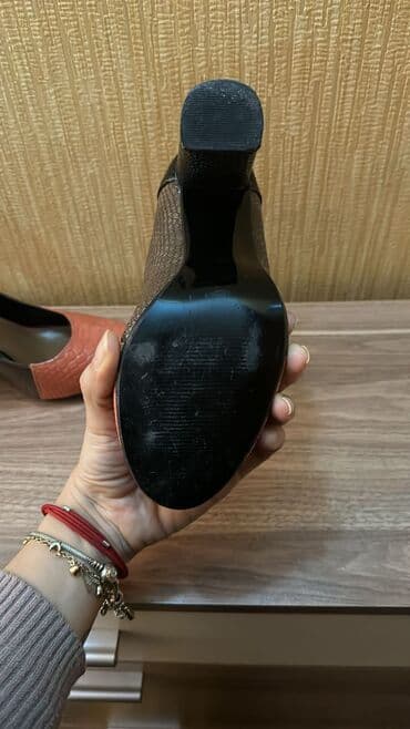 ricardo veron perfume haqqinda: Tuflilər, Ölçü: 38, rəng - Narıncı, İşlənmiş — 4