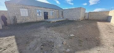 badamdarda satilan evler: Satılır: həyət evi 3 otaqdi metbex sanuzer icerdedi - Daş hasarla tam — 1