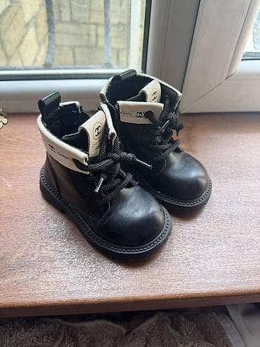 Uşaq üçün qara rəngli dəri botlar - Model: qısa boğazlı, bağlama — 2