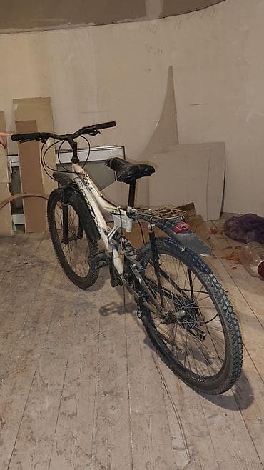 velosiped 26 liq: Şəhər/dağ velosipedi 26-lıq Xüsusiyyətlər: - Alüminium tipli çərçivə — 2