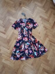 yupqa kofta: Qadın geyimləri dəsti - Qara rəngli t‑shirt: Ön hissədə “alexander — 2