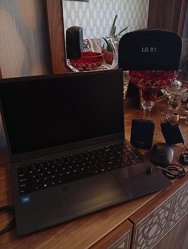 Video oyunlar və konsollar: 8 Ay isdifade olunub Çox Az işlənib Ancaq filmlər izlənilib.ideal — 3