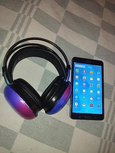 iphone 13 gence: Samsung Galaxy Tab və LED işıqlı Bluetooth qulaqlıq dəsti - Planşet — 2