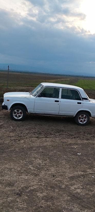Avtomobil alışı: VAZ (LADA) 2107: 1.6 l | Sedan — 4