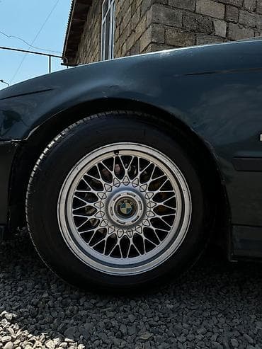 BMW orijinal BBS tərzli yüngül lehimli disk və şin komplekti təkərlər lalafo.az -da BMW orijinal BBS tərzli yüngül lehimli disk və şin komplekti təkərlər