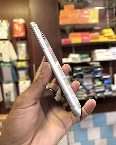 sade telefon: IPhone 11, 128 GB, Ağ, Zəmanət, Simsiz şarj, Face ID — 7