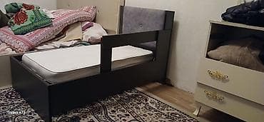 Oğlan və qız üçün, İşlənmiş, Çarpayı, Bazasız, Matras ilə, Siyirməsiz