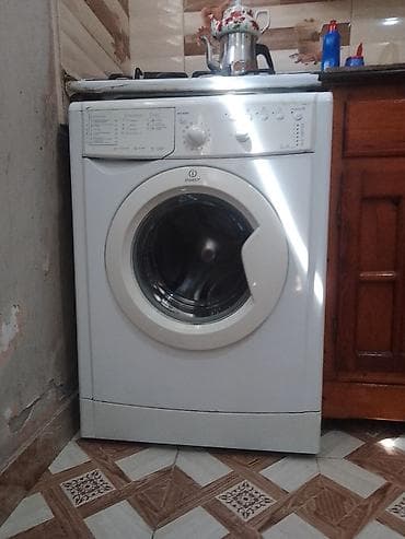 Paltaryuyan maşın Indesit, 5 kq, Avtomat, Qurutmasız