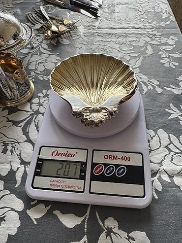 Столовые приборы: Gümüş süfrə aksessuarları dəsti Tərkib və xüsusiyyətlər: - Böyük — 8