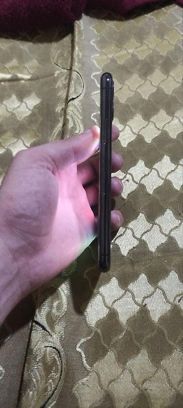 ref iphone: IPhone 11 Pro, 256 GB, Face ID — 7