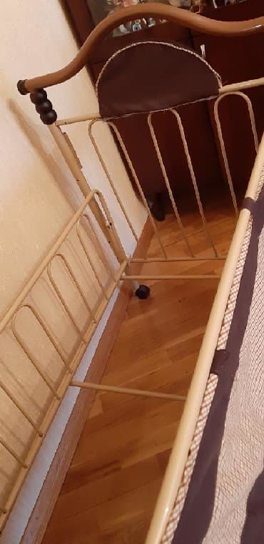 yas tortlari: Oğlan və qız üçün, İşlənmiş, Beşik, Matrassız, Yellənmə mexanizmsiz — 3