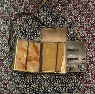 qaşlı çanta: Hərbi zabit çantası 1981 ci ilindir yaxşı vəziyyətdə — 2