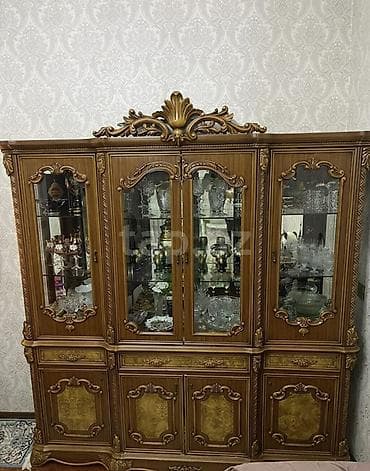 Klassik üslubda vitrin-bufet mebeli - Material: təbii ağac (taxta