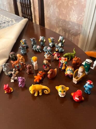 теннисный стол: Müxtəlif kolleksiya fiqurları dəsti - Təxminən 35+ ədəd kiçik — 1