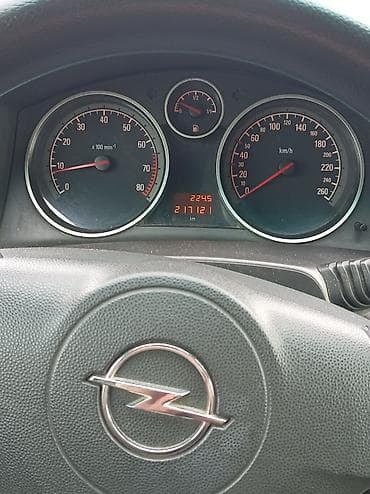 Opel Astra H hatchback, gümüşü rəng. - Kuzov: 5 qapılı hatchback — 7