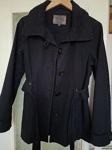 Jiletlər: Qara trenç. Qalın materialı var, kurtka kimidir, külək buraxmır. Əla — 2