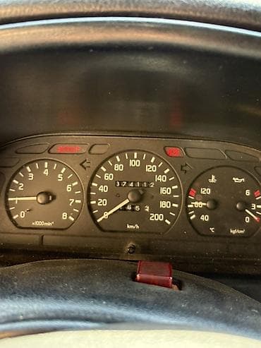 QAZ 31105 Volga: 2.3 l | 2004 il 374112 km Sedan — 2