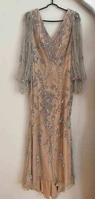 Paltolar: Məhsul: Axşam və ziyafət geyimləri dəsti (4 ədəd) 1) Şampan rəngli — 1