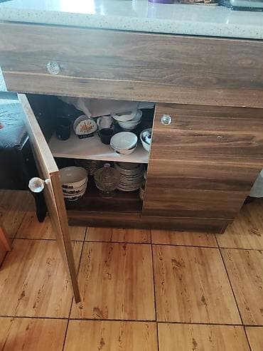 dolab skaf: Mətbəx üçün qab-qacaq dolabı - Material: taxta dekorlu korpus, qranit — 1