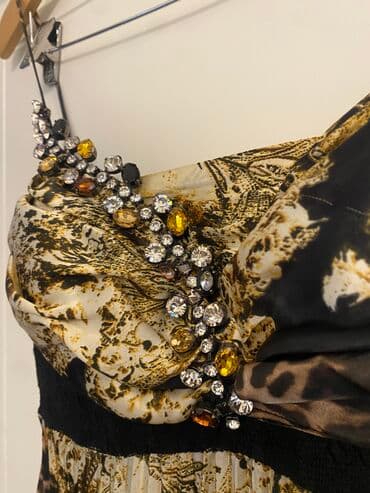 atlas donlar: Красивое яркое платье, низ гофре. Спинка из кружева, корсетная, есть — 3