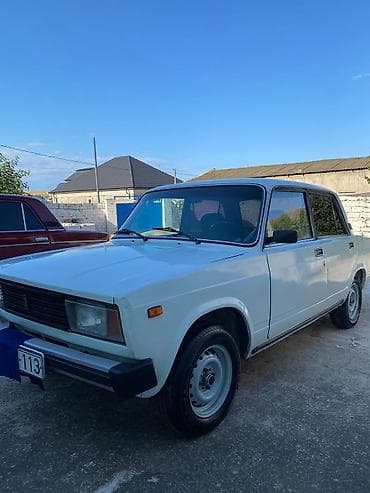 Nəqliyyat: LADA 2107, ağ sedan Texniki xüsusiyyətlər: - Kuzov: 4 qapılı sedan — 5