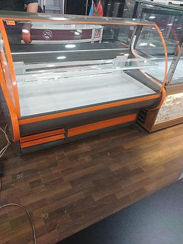 Refrigerator vitrini – mağaza, kafe, şirniyyat və ət/delim