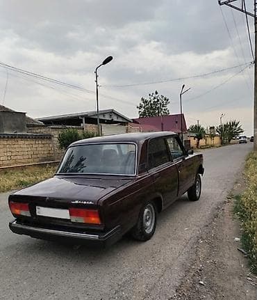 VAZ 2107 sedan - Kuzov: 4 qapılı sedan, tünd albalı rəng - Mühərrik at lalafo.az VAZ 2107 sedan - Kuzov: 4 qapılı sedan, tünd albalı rəng - Mühərrik