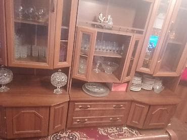 Qonaq otağı üçün vitrinli divar mebeli - Material: ağac teksturalı