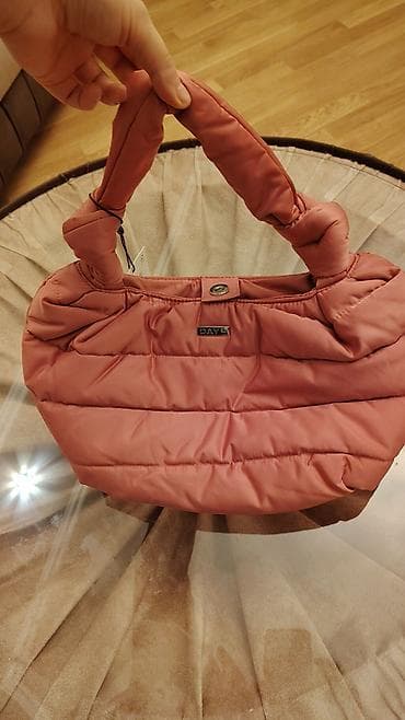 DAY ET qadın çantası
təzədir işlənməyib