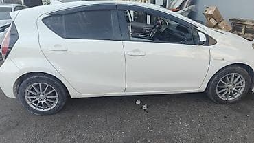 Toyota Aqua Hybrid hatchbek Taksi buraxılış kartı var ləğv — 3