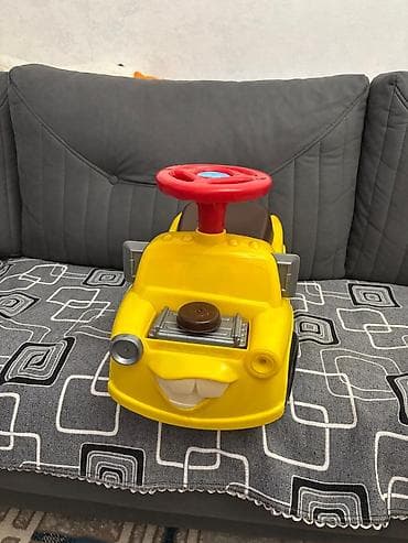 demir maşinlar: Uşaq minək maşın oyuncağı - Rəng: sarı gövdə, qırmızı sükan və təkər — 2
