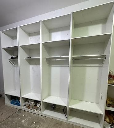 Ağ rəngdə, müxtəlif saxlama ehtiyacları üçün hazırlanmış geniş modul