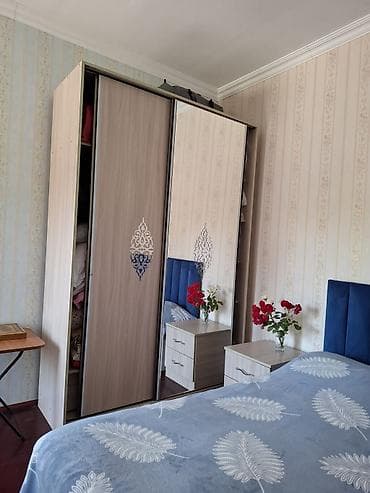 Yataq otağı üçün dolab və tumbalar dəsti - Material: ağac teksturalı
