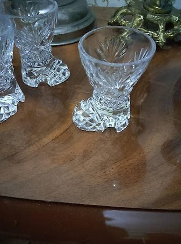 İncəsənət və kolleksiyalar: Sovet dövründən qalma 6 ədəd xrustal çəkmələr. Hündürlüyü 8 sm — 4