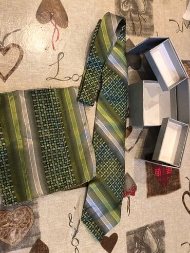 yuxuda sac rezini gormək: Qalstuk ve platok,set sheklinde — 3